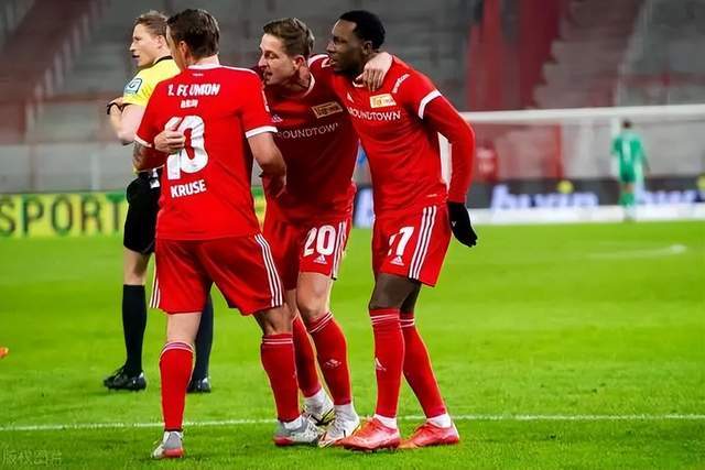 易建联球衣退役广东克广厦 深圳送四川13连败