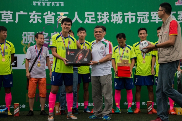 贺希宁44分打破两项纪录 个人和队史均创新高